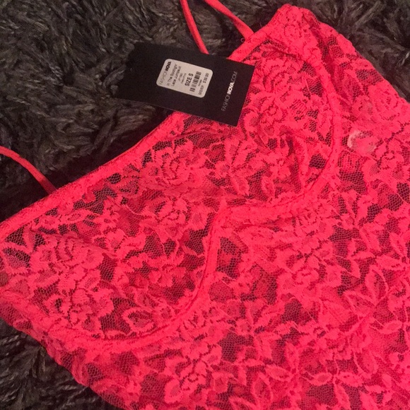 Pink lace jumpsuit - Picture 2 of 2